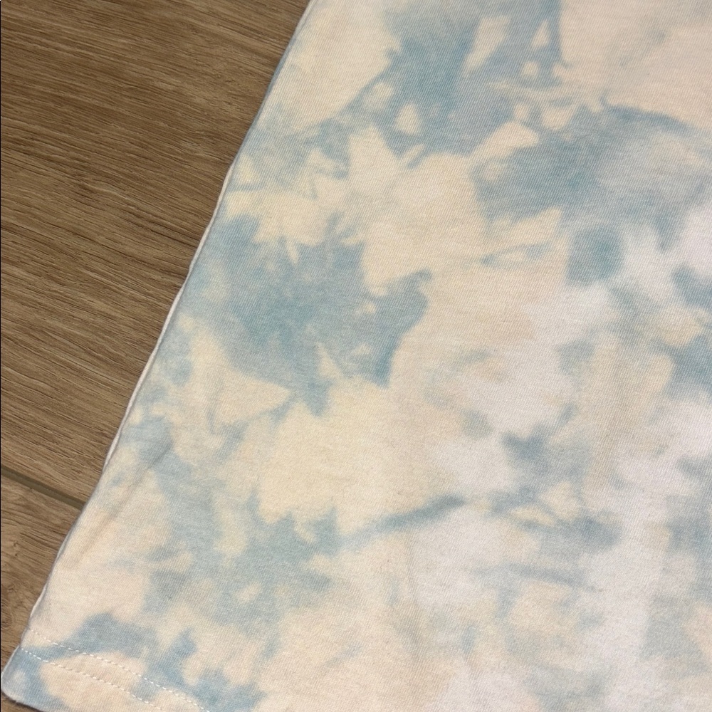 Abercrombie Kids Sky Blue and Cream Tie-Dye Tee size 9/10 - Picture 4 of 4